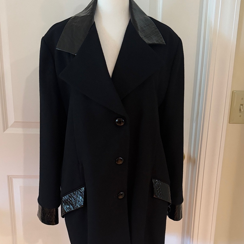 Vintage 1990’s Focus 2000 Black 100% Wool Coat